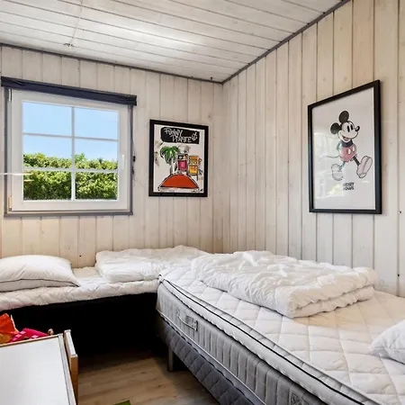 Holiday Nitis - 250m From The Sea By Interhome
